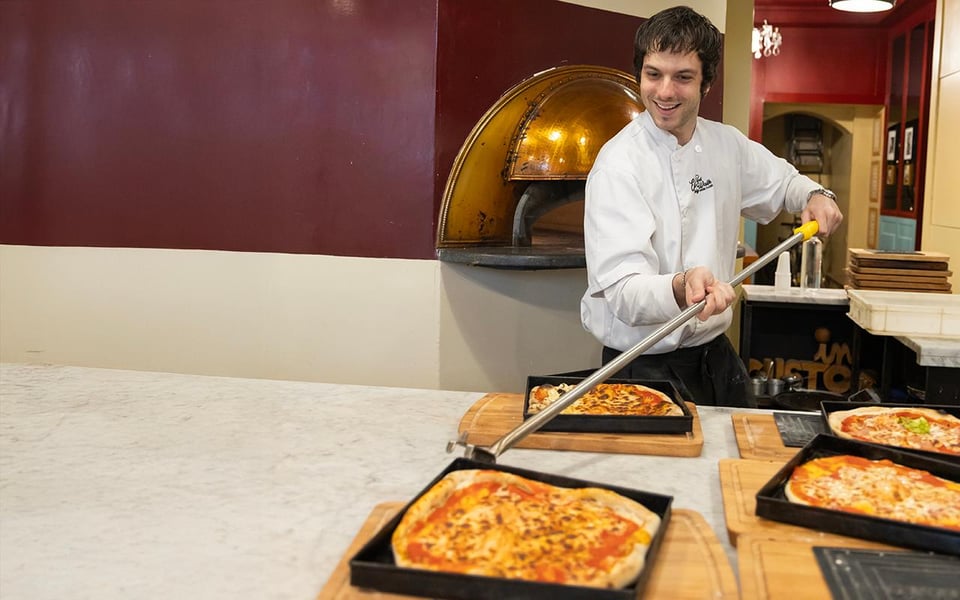 Roma: Corso di pizza e tiramisù con vino e limoncello
