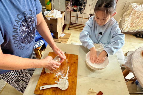 Shanghai: Lär dig göra dumplings och få gratis lokala restips