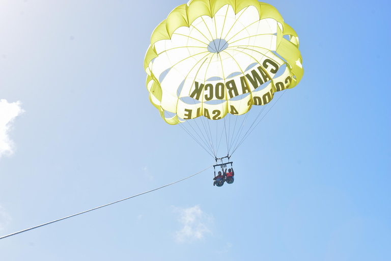 Puerto Plata: Parasailing from Playa Dorada Parasailing + Hotel Pickup
