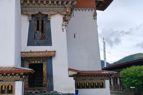 7-Days in Bhutan with River Rafting, Farm Lunch & Stone Bath