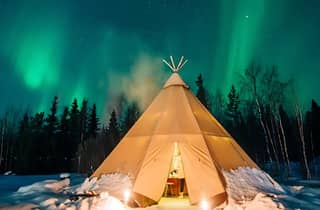 Kiruna: Sami-inspiriertes Barbecue-Abendessen mit Nordlichterjagd