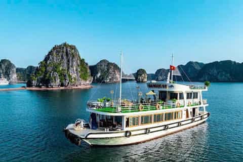 Cat Ba: Lan Ha & Ha Long Bay with kayak, bike, Monkey Island - Image 3