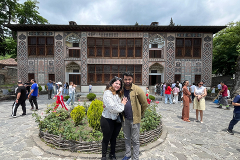 من باكو: جولة شيكي مع شريك سفر بي بي سي (خاص)