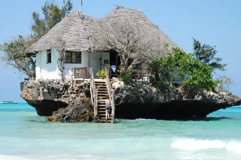 Day trip to the Rock Restaurant & relax on mtende beach