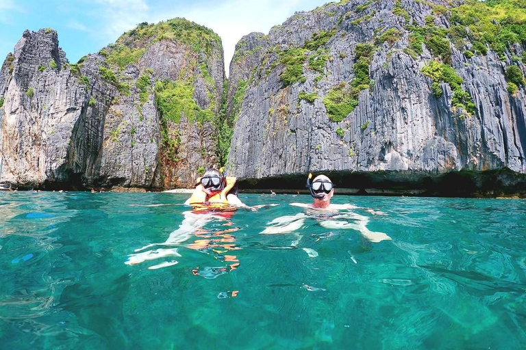 Phuket: Viagem de 1 dia para Maya Bay, Phi Phi e Bamboo IslandPhuket: Passeio de um dia em Maya Bay e Bamboo Island de lancha rápida