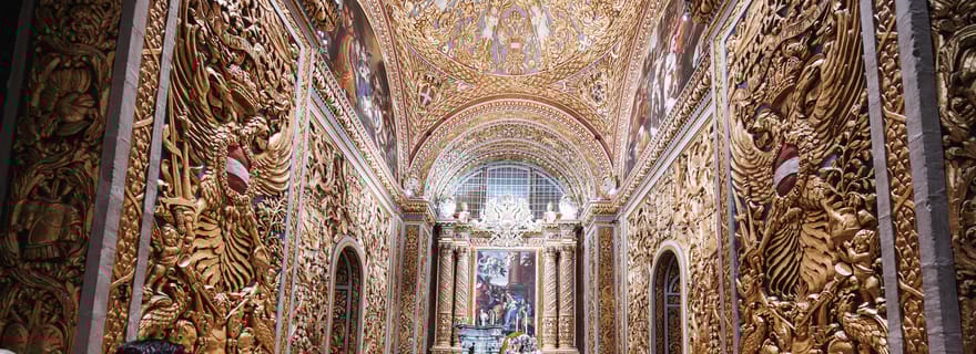 Visite nocturne de la co-cathédrale Saint-Jean avec spectacle