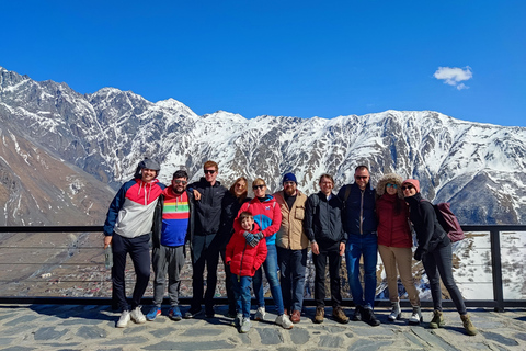 Gruzińska autostrada wojskowa, Ananuri, Gudauri, Kazbegi i lunch