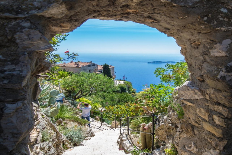 Monaco, Monte-Carlo & Eze Village Private Half-Day Tour LICENSED GUIDE + MERCEDES V
