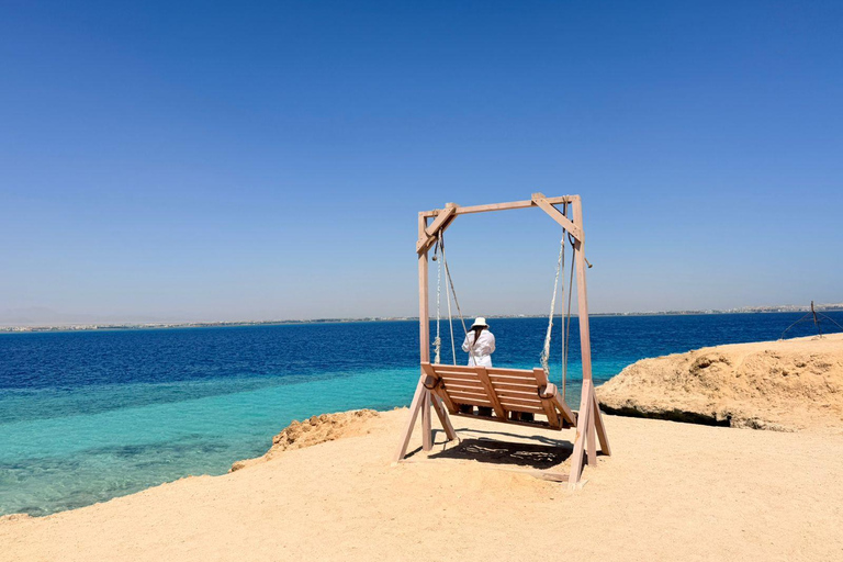 Hurghada: Private Speedboat to Magawish Island 8-hour Private Speedboat With Lunch