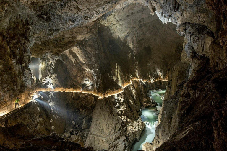 Ljubljana:Lipica, Škocjan Caves&Predjama Castle Private Tour