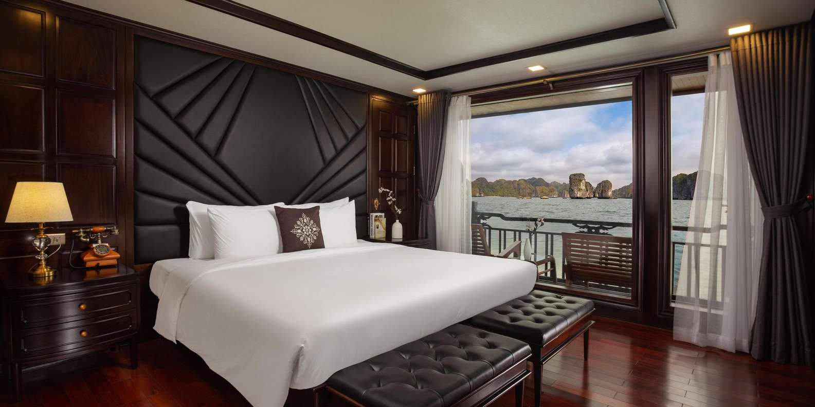 Hanoi: 2-Day Halong & Lan Ha Bay 5-Star Cruise with Balcony