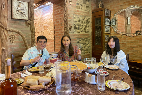 Tbilissi : Visite privée des vignobles de Kakheti avec déjeuner en famille