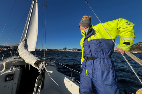 Oslo: Oslofjord Sailing Tour with Snacks and Drinks Oslo: Oslofjord Sailing Tour with Snacks and Drinks Mid-day
