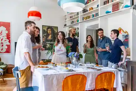 Rome: Market Tour & Authentic Aperitivo at Local's Home