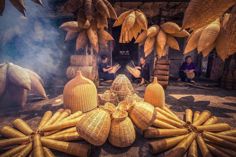 La cittadella Co Loa di Hanoi o trappola per pesci, villaggio della salsa di soia e dell&#039;incensoPrivate Tour Hanoi: Co Loa Ancient Citadel Guided Tour