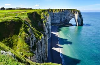 Ab Paris: Tagestour zu den Klippen von Étretat und zum Hafen von Honfleur