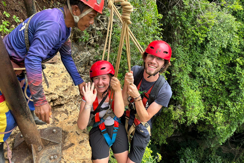 Yogyakarta : Excursión guiada a la cueva de Jomblang y a la cueva de Pindul