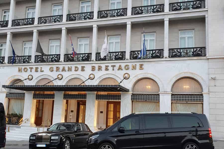 Athen Hotel nach Piräus Kreuzfahrthafen Easy Van und Minibus. Foto: GetYourGuide