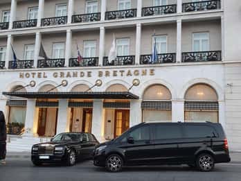 Z hotelu w Atenach do portu wycieczkowego w Pireusie Easy Van i minibusem