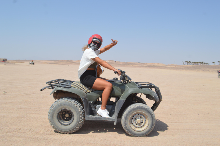 Hurghada: Safari nel deserto in quad con giro in cammello e trasferimentoTour privato di 3 ore in quad con trasferimento privato