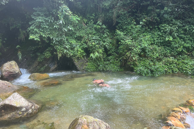 Pokhara: pacote de experiência de natação natural no rio Himalaia