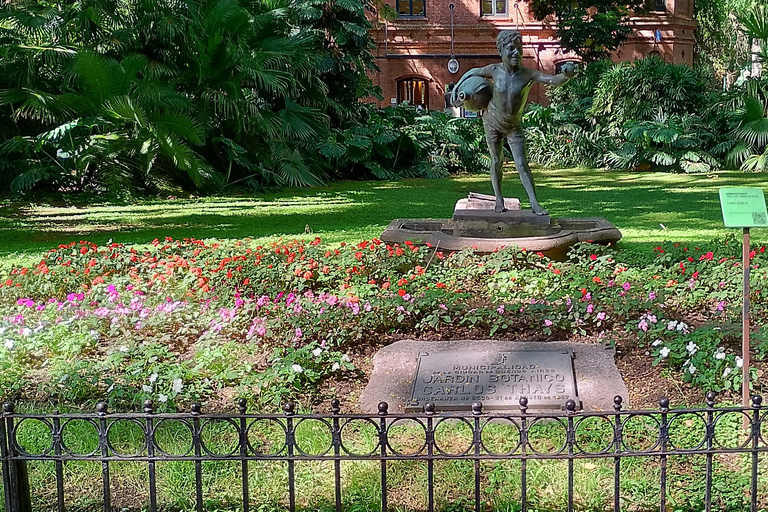 The Sculptures of the Botanical Garden