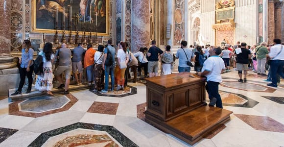 Rome: Papal Audience with Reserved Invitations & Host
