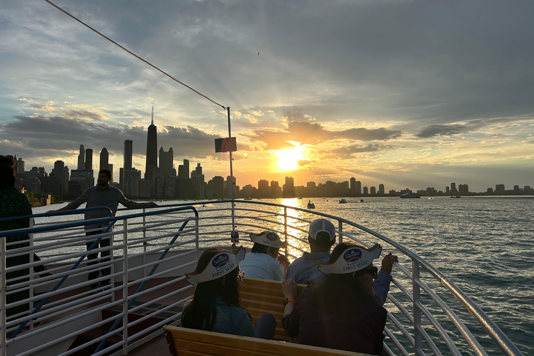 Chicago: Shoreline Lake Michigan Skyline Cruise Lake Michigan Skyline Cruise in English
