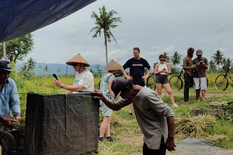 Yogyakarta: Kulon Progo Village Cycling Tour with Snacks