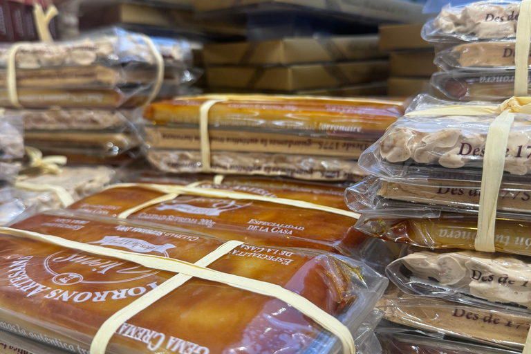 Sagrada Família & More: Barcelona Tour + Candy Tasting Barcelona: Sightseeing Walking Tour with Sweet Treats (IT)