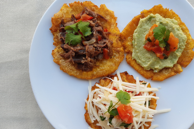 Chepe Chinchurro：圣何塞终极酒吧徒步导览Chepe Chinchurro：圣何塞终极潜水酒吧徒步导览