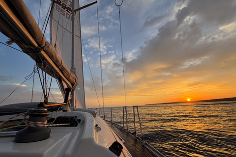 Cala Galdana - Full-day sailing trip (8 hours) Full-day sailing trip through the coves of southern Menorca (max. 4 people)