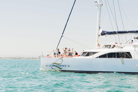 Grau‑du‑Roi: Catamaran evening with grilled dinner and DJ