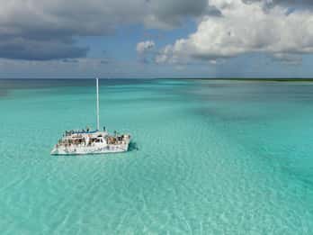 Cozumel: Catamaran Tour, El Cielo, Snorkeling, lunch & Ferry