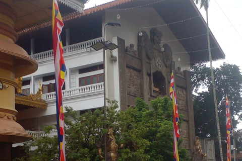 Tuk Trip Is Very Cheap In Colombo ( All Inclusive) City Tour