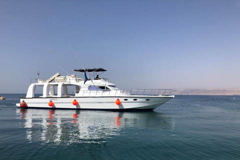 Aqaba: Private Sunset Cruise Boat Tour with Snacks