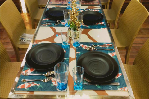 迪拜码头多哈游船：自助晚餐与现场娱乐迪拜码头传统帆船游：自助晚餐与现场娱乐表演