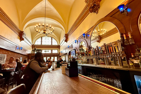 Detroit: Secret Food Tour with Tastings