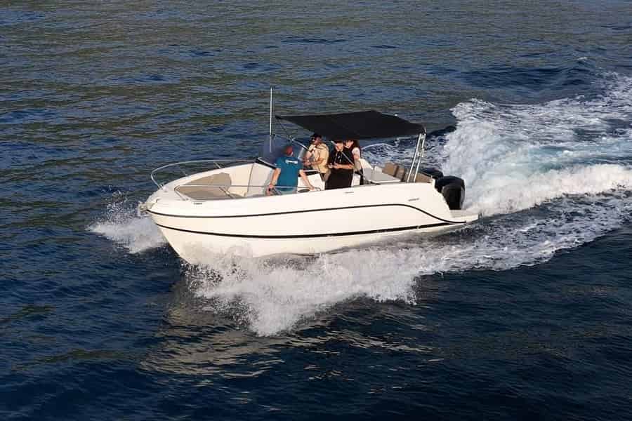 90-minütige Bootstour in Durres. Foto: GetYourGuide 90-minütige Bootstour in Durres. Foto: GetYourGuide