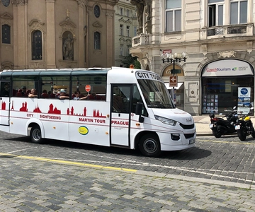 Prague: Historic City Center Bus Tour with Top Sights