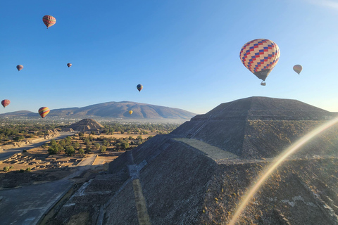 MONGOLFIERA + TOUR GUIDATO NEL CIELO + COLAZIONE IN GROTTA