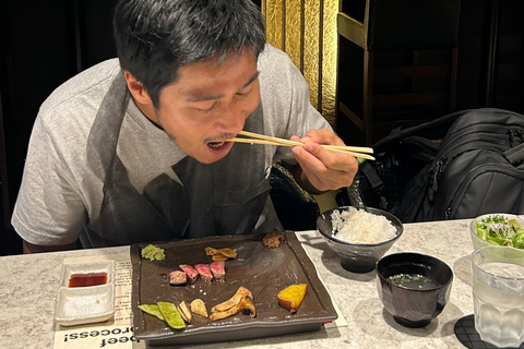 Osaka: Kobe-biff Teppanyaki-upplevelse med guideOsaka: Kobe Beef Teppanyaki-upplevelse med guide