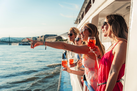 Budapest: Daytime Hop-on Hop-off Cruise with Welcome Drink Budapest: Daytime Hop - on Cruise