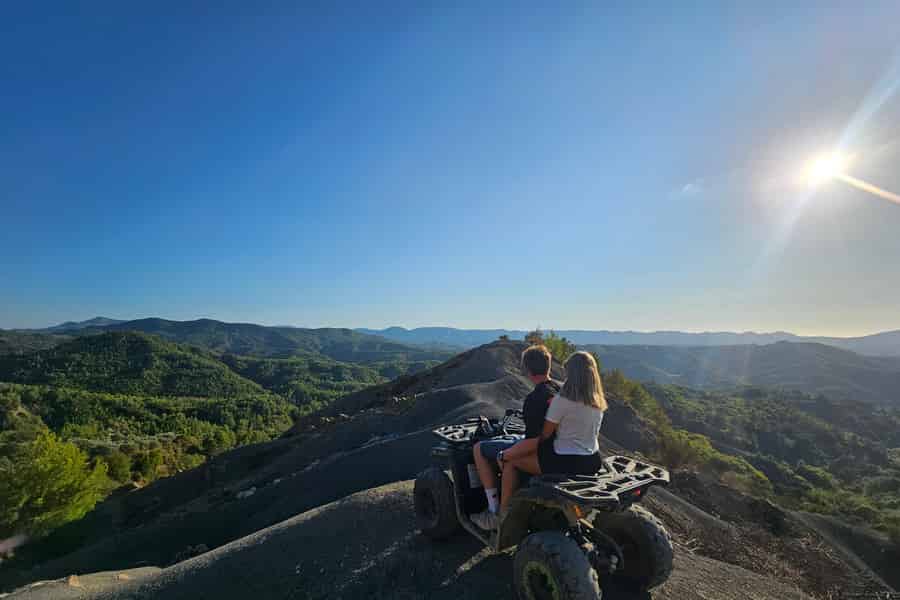 Tirana: Quad-Abenteuer am Schloss Petrelë. Foto: GetYourGuide