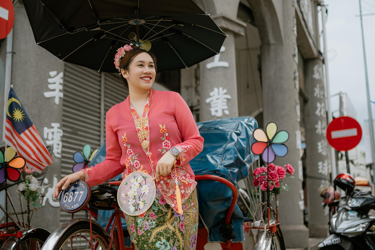 George Town: Baba & Nyonya Costume Rental with Photoshoot