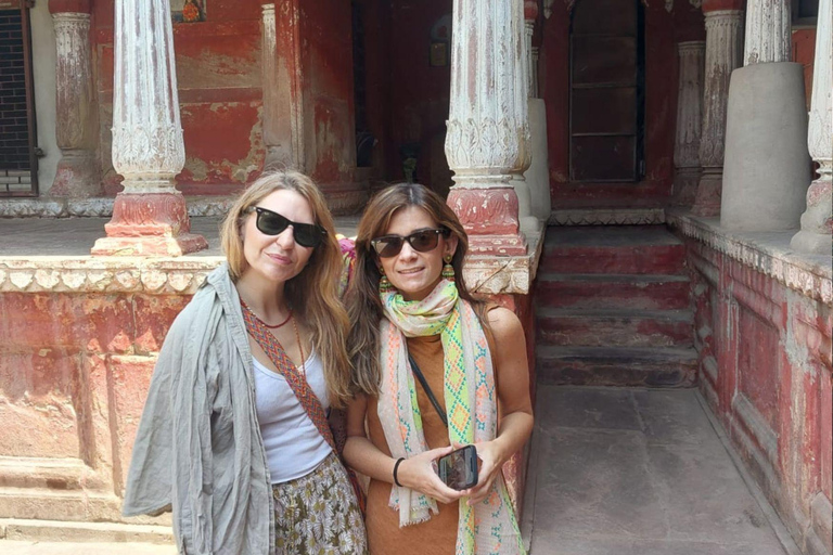 Exploring Varanasi Markets: Guided Tour with Local Guide