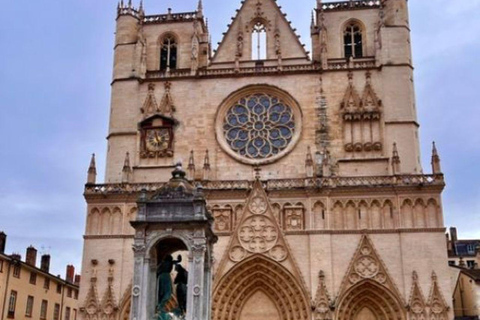 Lyon: Iconic Landmarks & Old Lyon Walking Tour (Tips-based)