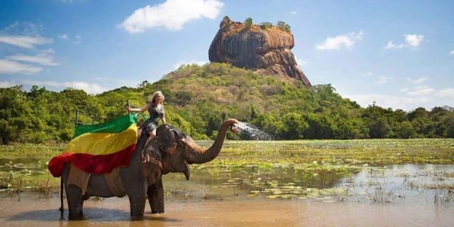 Kandy : Dambulla Sigiriya Private Guide Tuk Tuk Tour