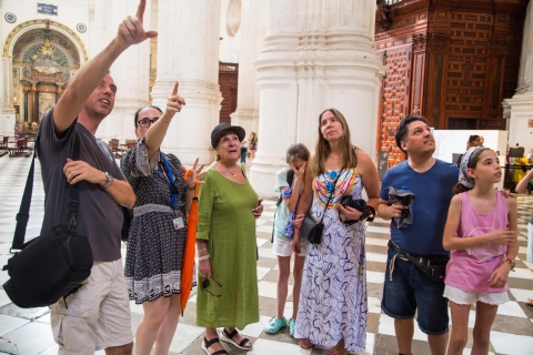 Granada: Führung durch die Kathedrale und die MadrasaTour in Spanisch