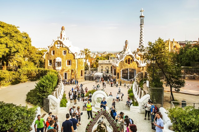 Visit Barcelona Park Güell Admission Ticket in Barcellona